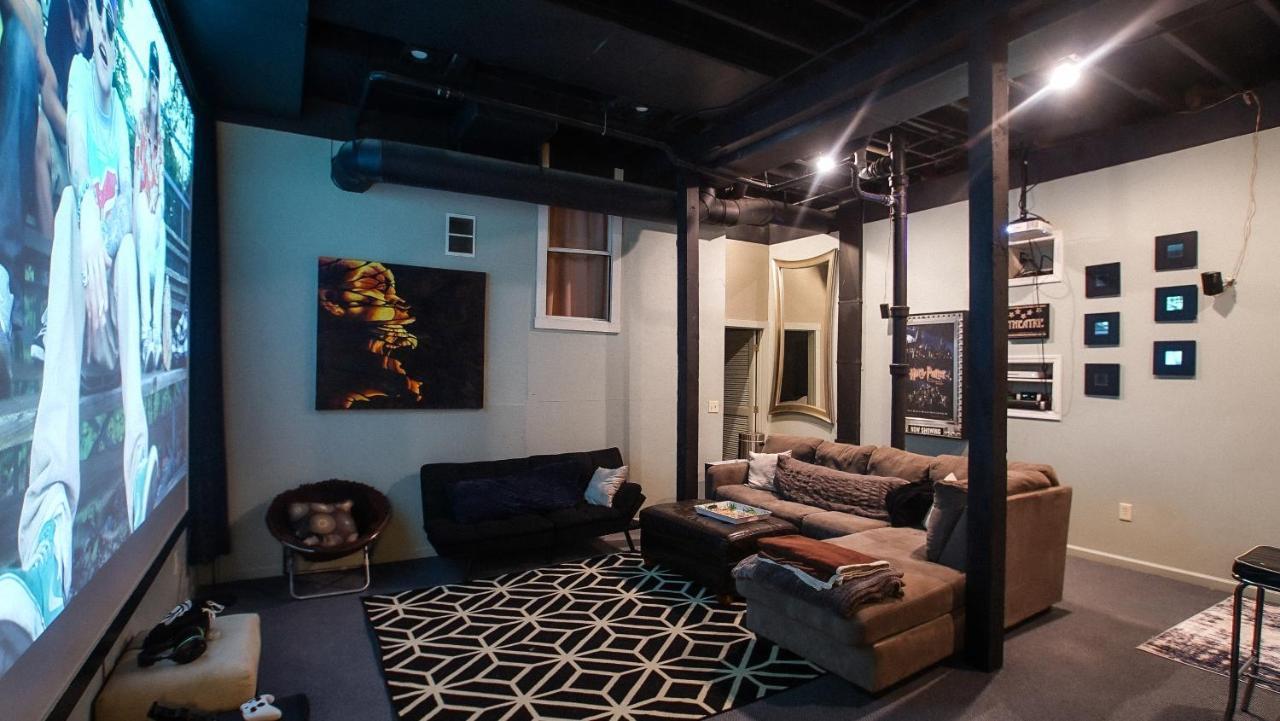 אומהה 160Inch Home Movie Theater- Great For Movie Night! מראה חיצוני תמונה