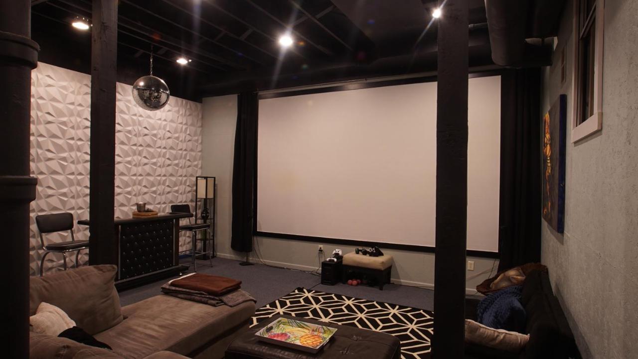 אומהה 160Inch Home Movie Theater- Great For Movie Night! מראה חיצוני תמונה