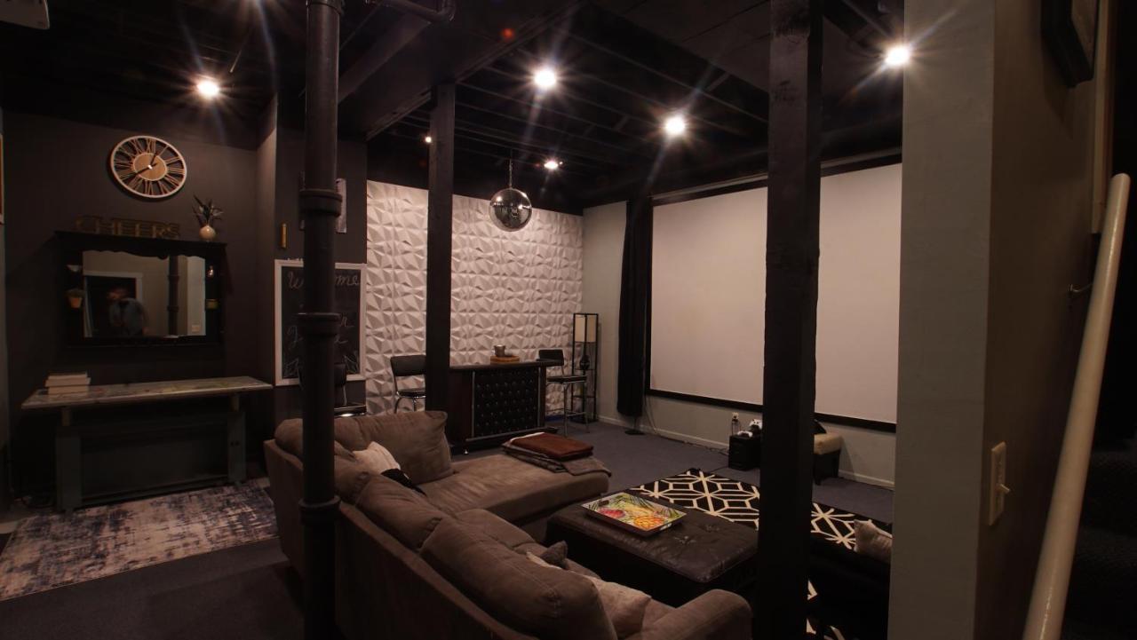אומהה 160Inch Home Movie Theater- Great For Movie Night! מראה חיצוני תמונה